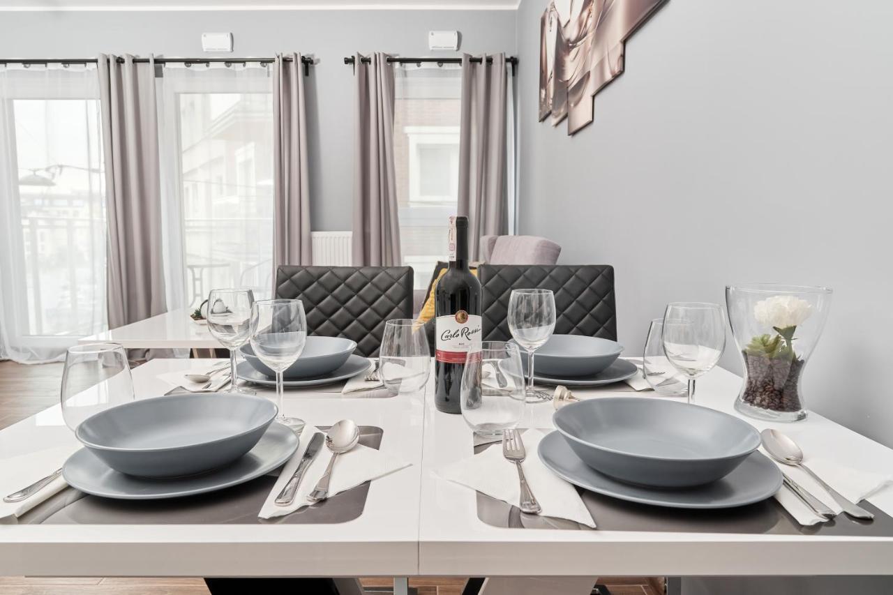 Apartments Wroclaw Jana Pawla II With Free Parking Wroclaw By Noclegi Renters ภายนอก รูปภาพ