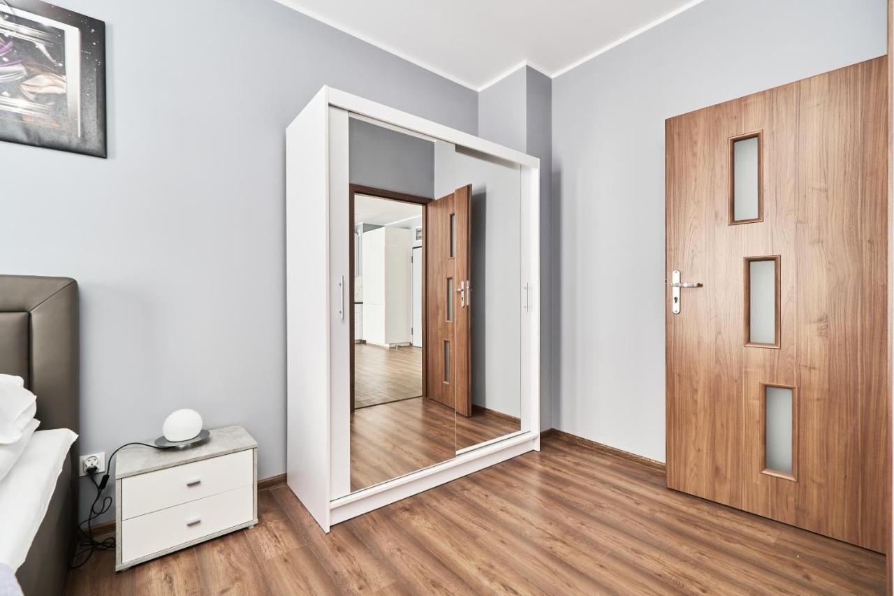 Apartments Wroclaw Jana Pawla II With Free Parking Wroclaw By Noclegi Renters ภายนอก รูปภาพ
