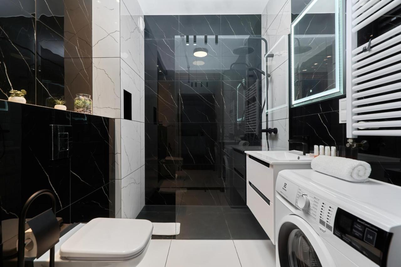 Apartments Wroclaw Jana Pawla II With Free Parking Wroclaw By Noclegi Renters ภายนอก รูปภาพ